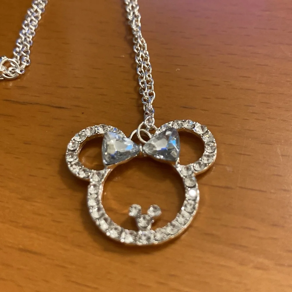 Unbranded elegant silver